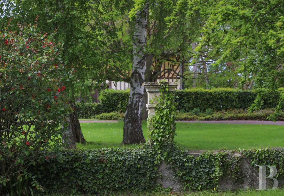 A 19th-century house bordered by a moat, in the Pays d'Auge region, in Normandy  - photo  n°8